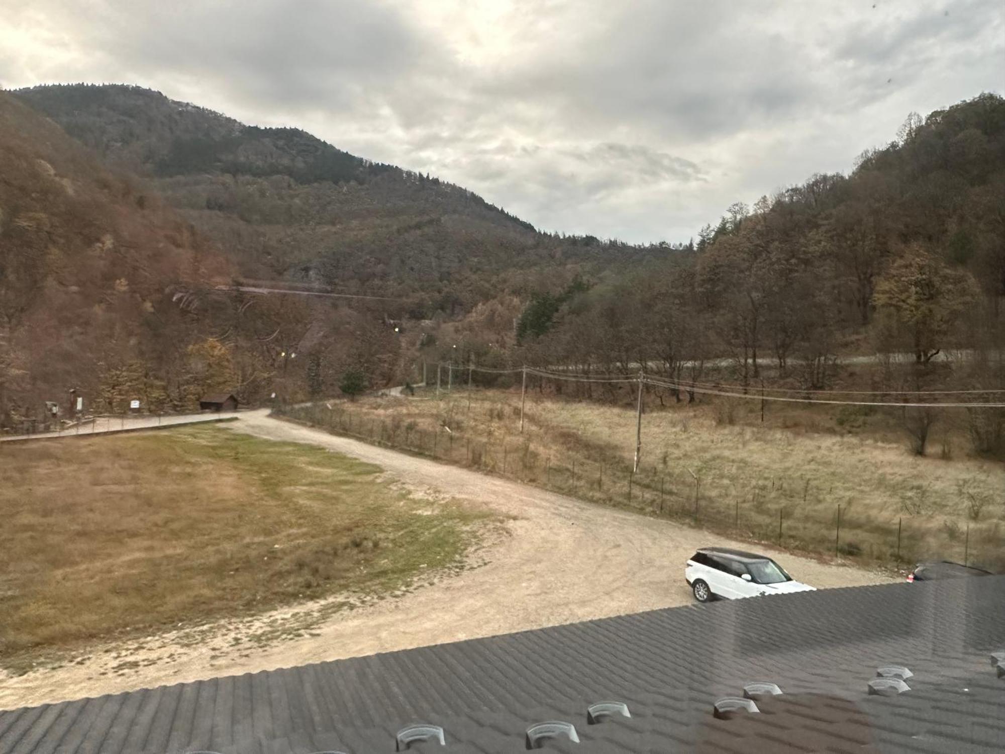 Pensiunea Cascada Putnei Lepşa Eksteriør billede